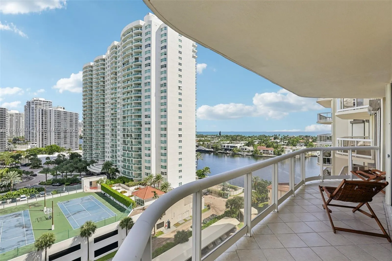 20191 E Country Club Dr, #1102