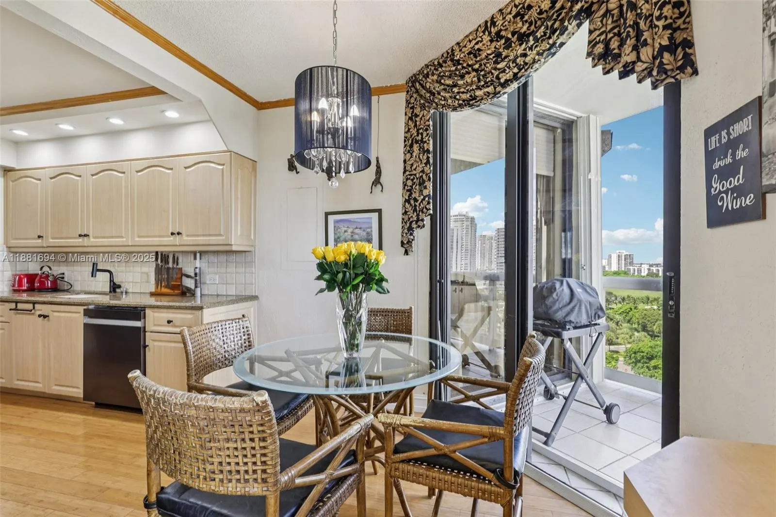 20191 E Country Club Dr, #1102