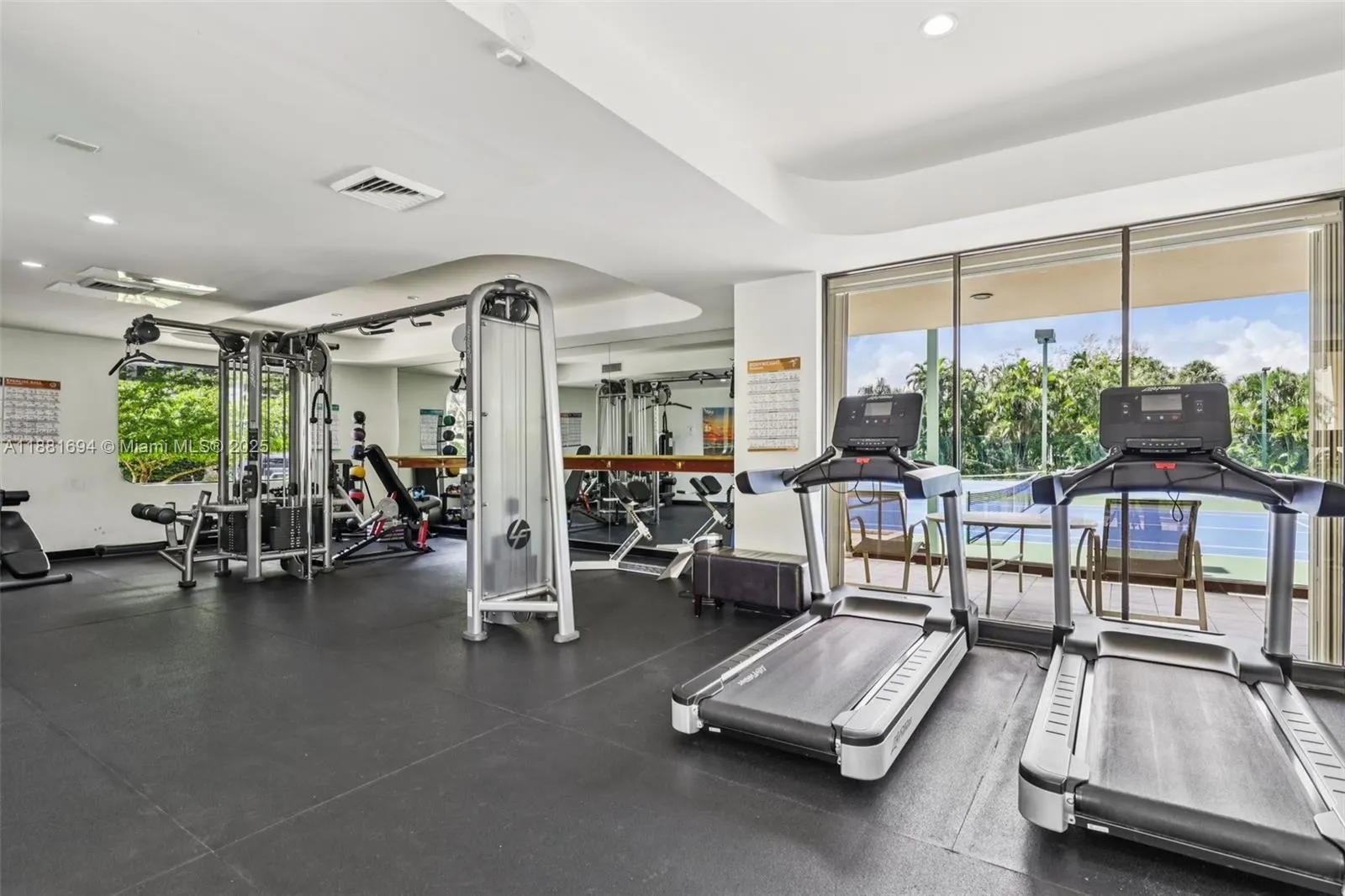 20191 E Country Club Dr, #1102