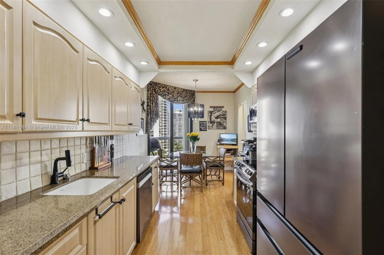 20191 E Country Club Dr, #1102