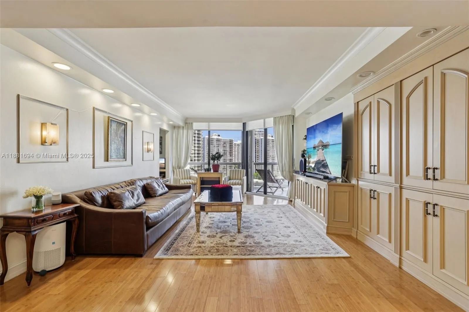 20191 E Country Club Dr, #1102
