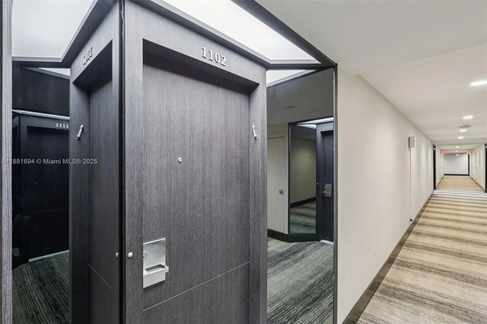 20191 E Country Club Dr, #1102
