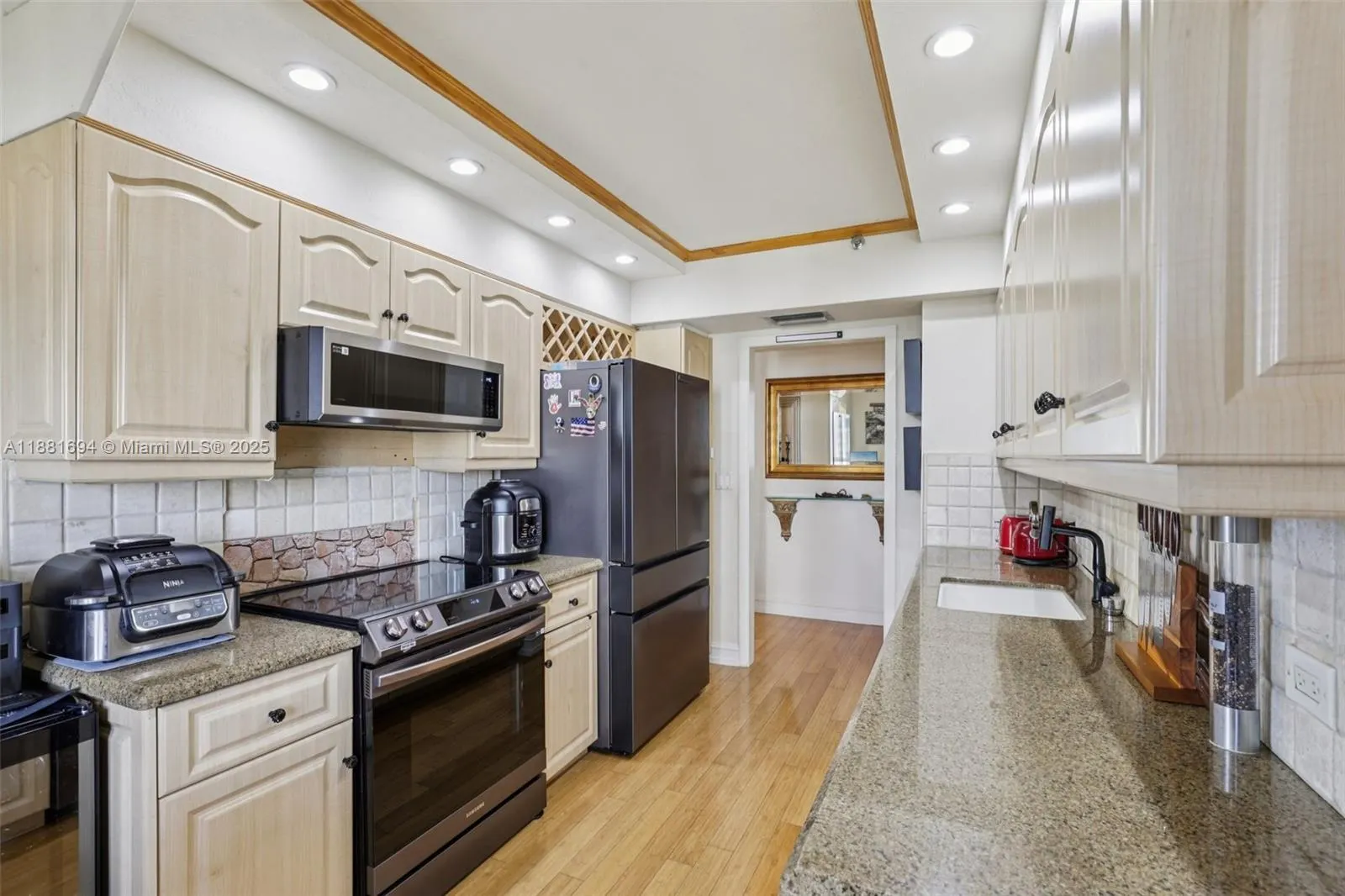 20191 E Country Club Dr, #1102