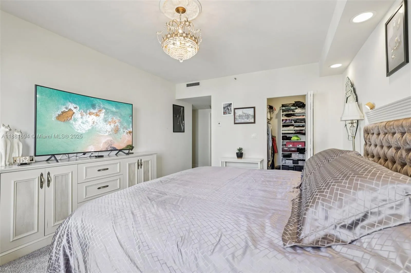 20191 E Country Club Dr, #1102