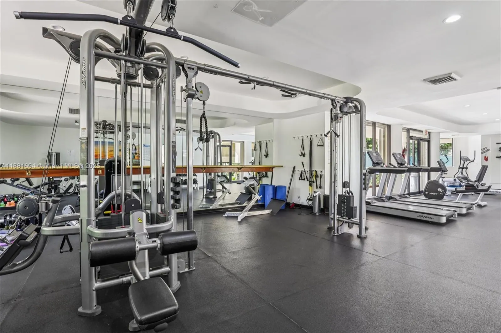 20191 E Country Club Dr, #1102