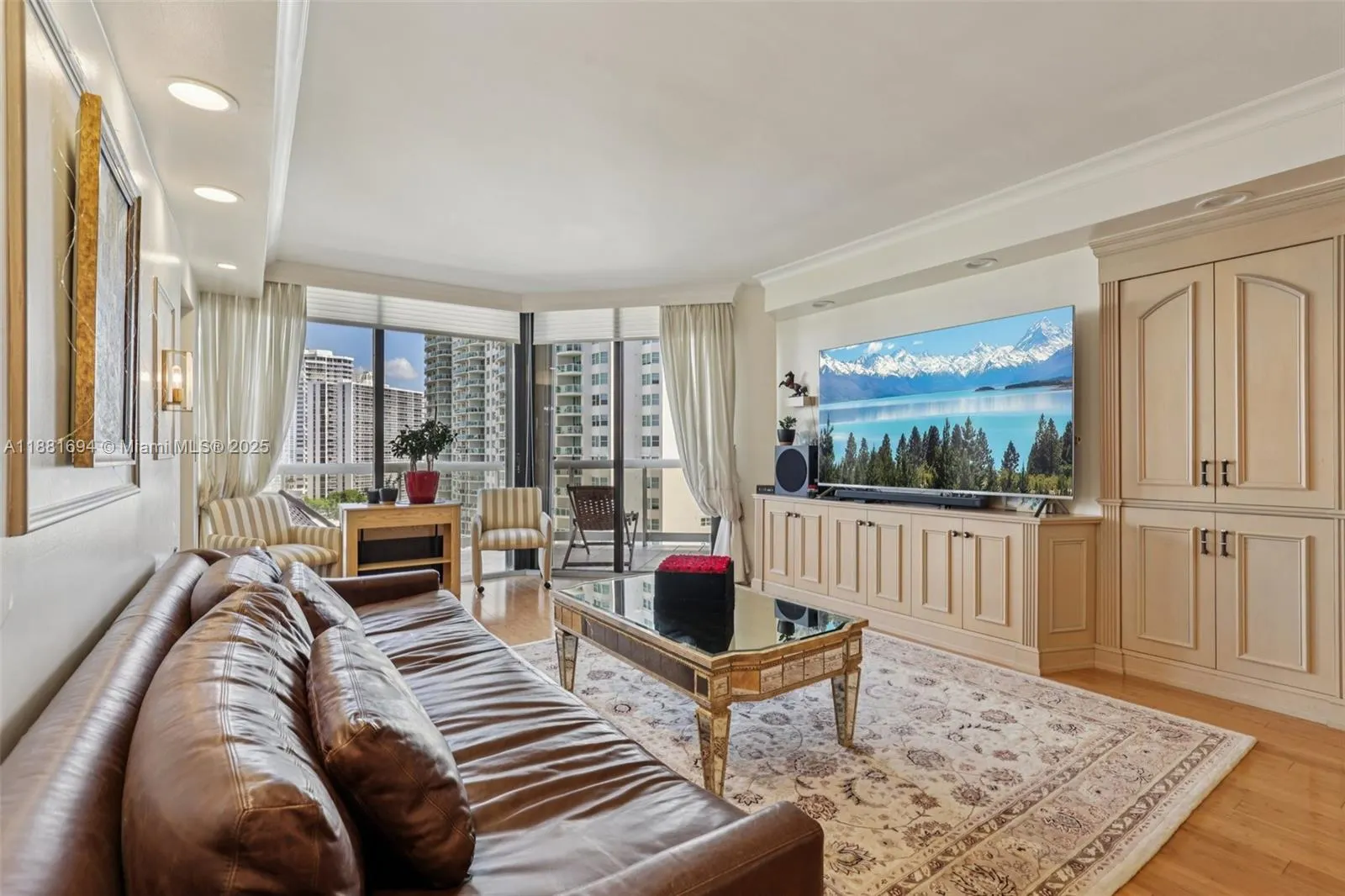 20191 E Country Club Dr, #1102
