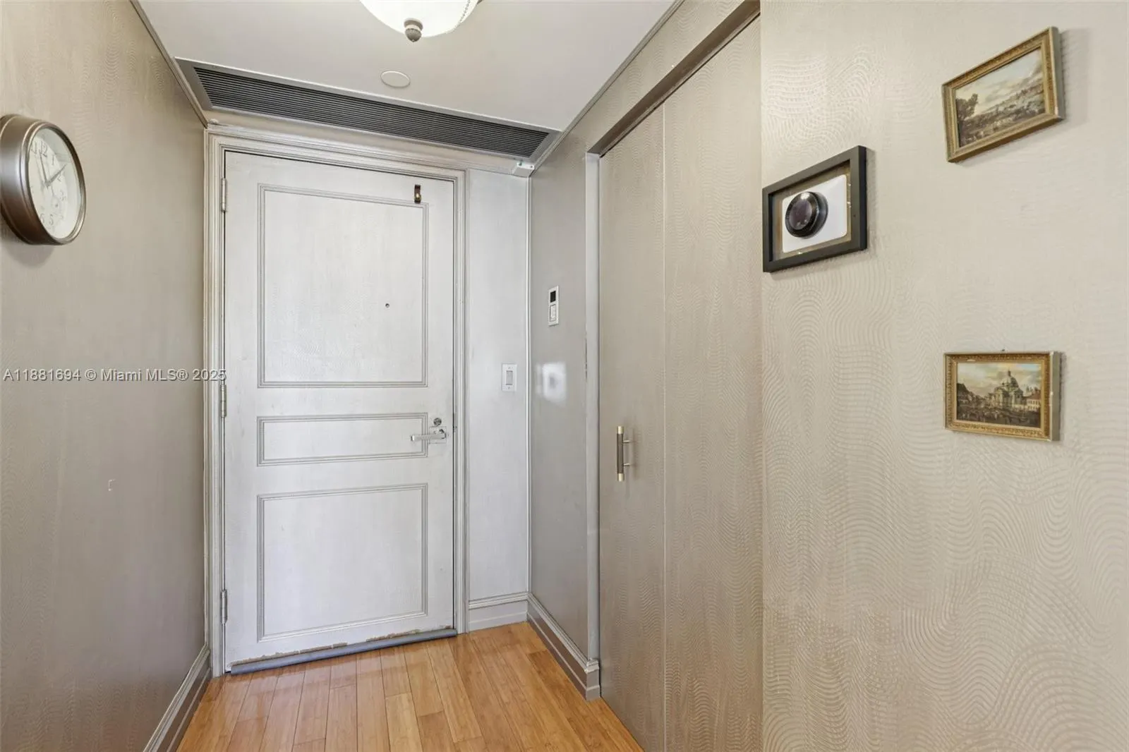 20191 E Country Club Dr, #1102
