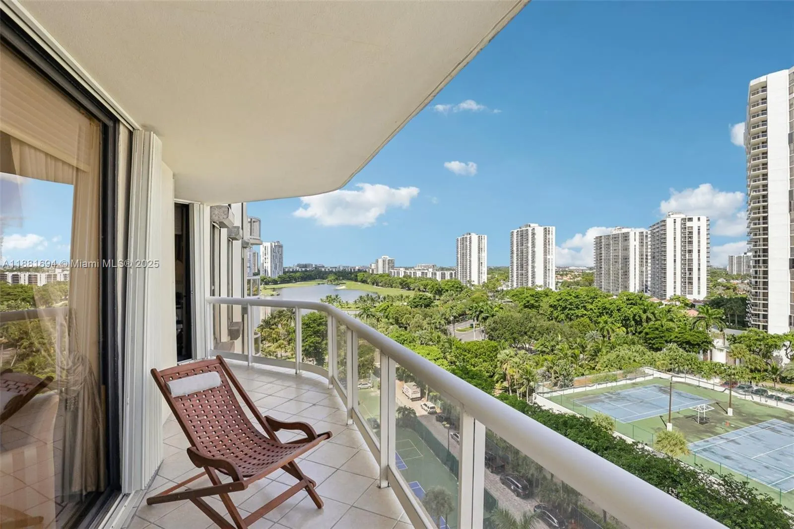 20191 E Country Club Dr, #1102