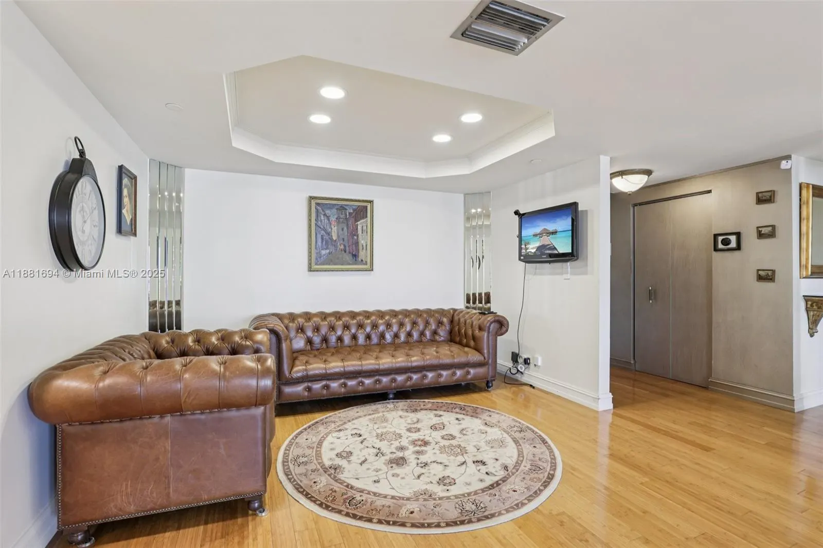 20191 E Country Club Dr, #1102