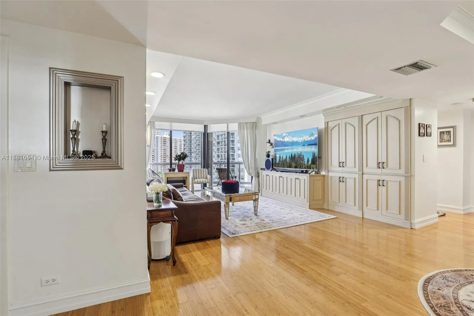 20191 E Country Club Dr, #1102