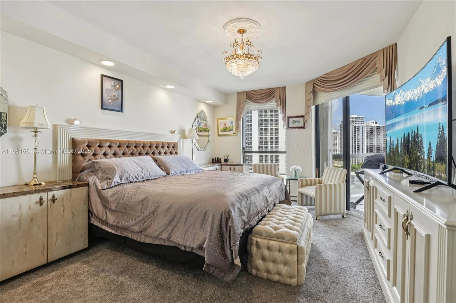 20191 E Country Club Dr, #1102