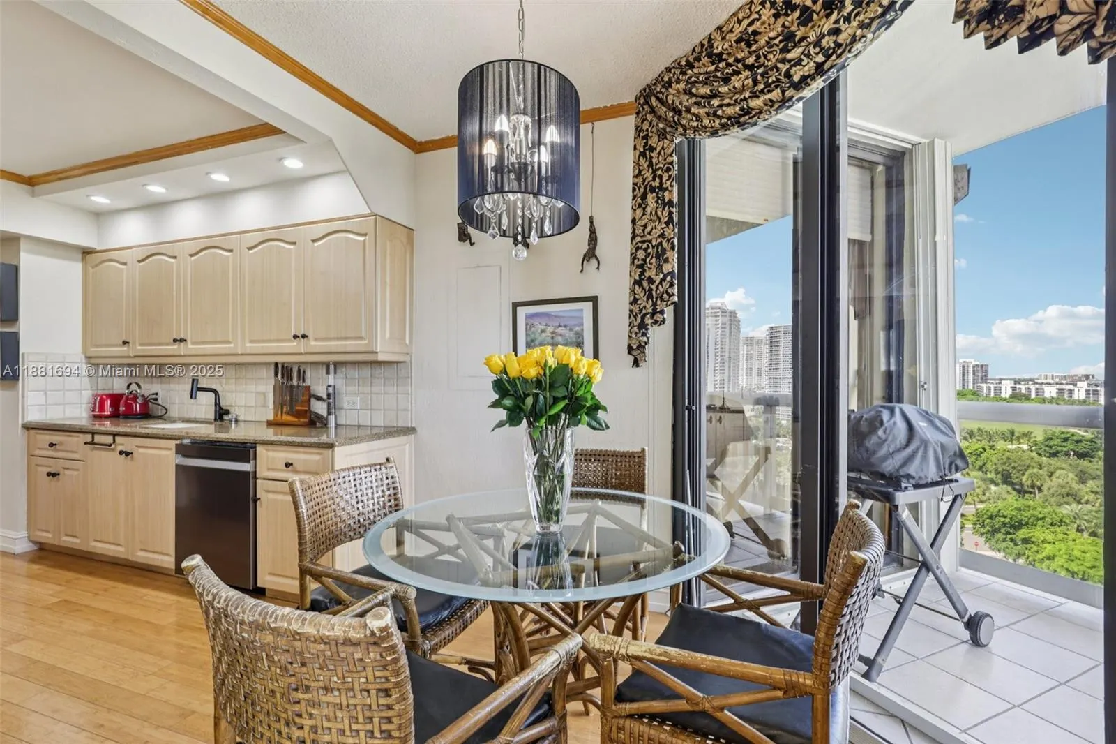 20191 E Country Club Dr, #1102