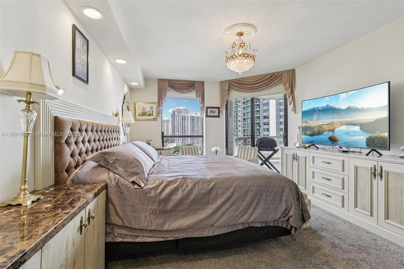 20191 E Country Club Dr, #1102