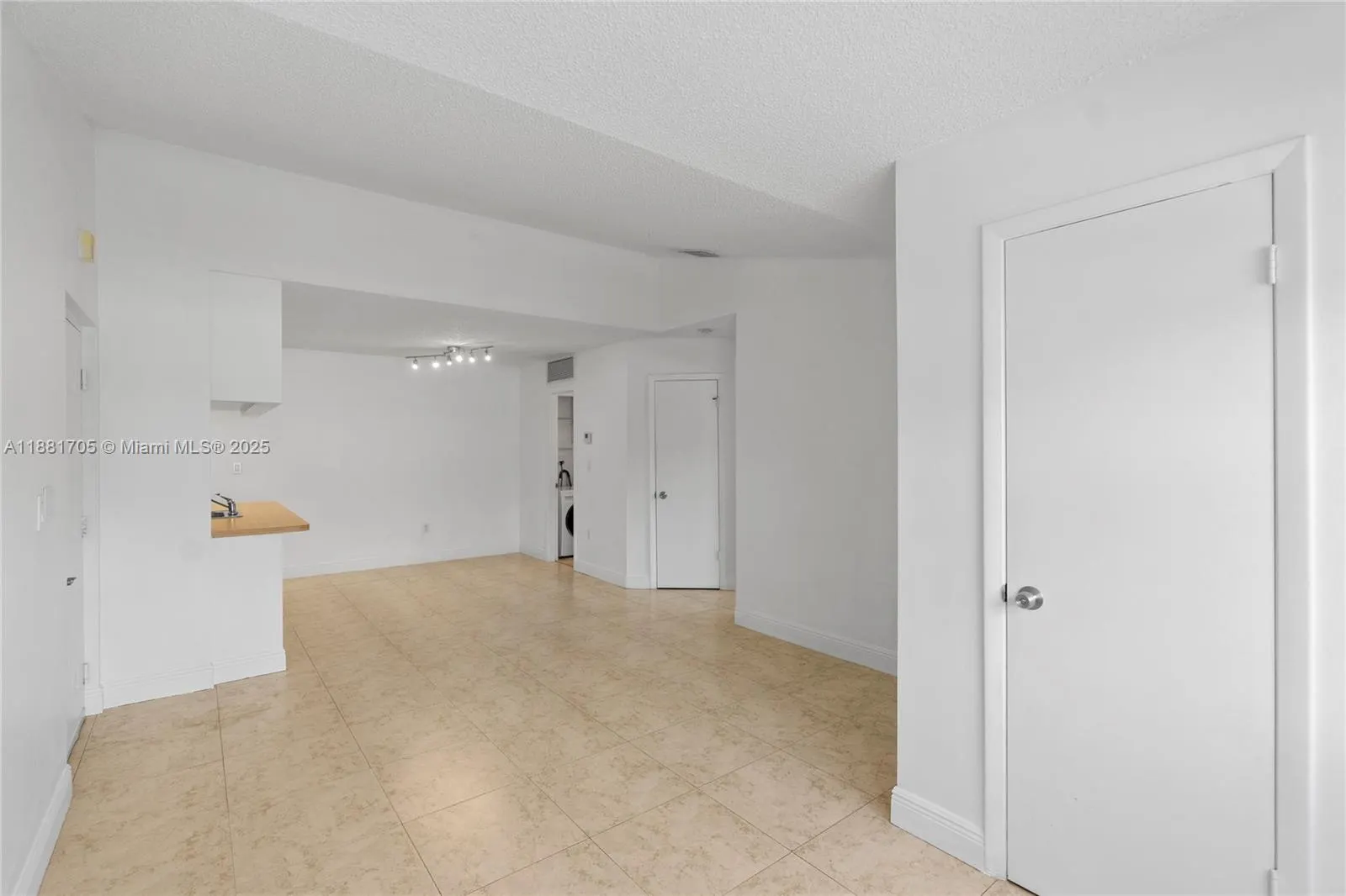 17580 NW 67th Pl, #D-1