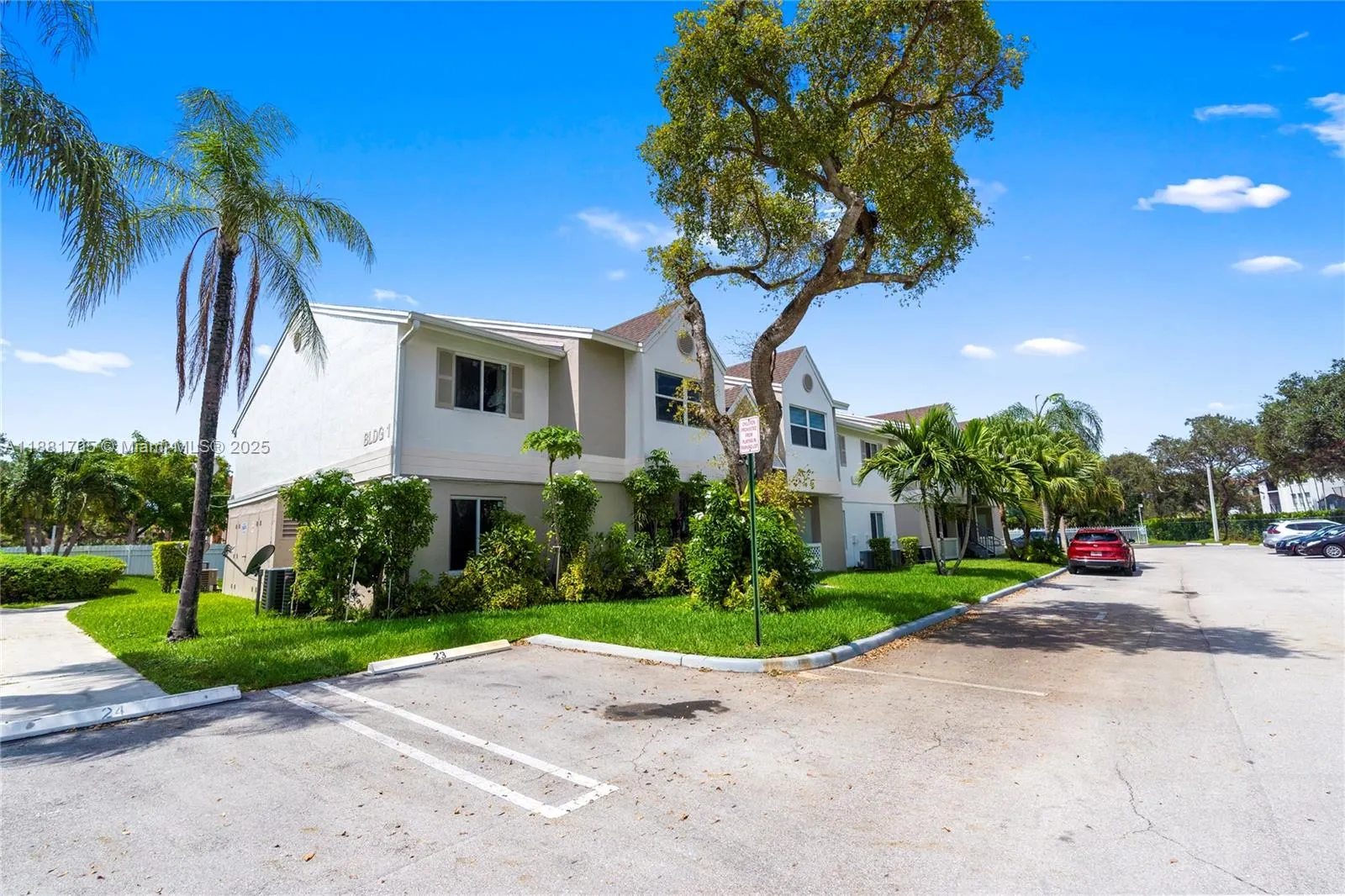 17580 NW 67th Pl, #D-1