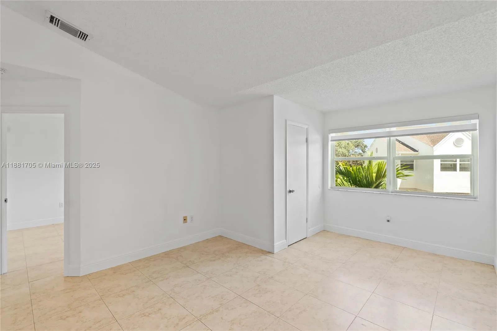 17580 NW 67th Pl, #D-1