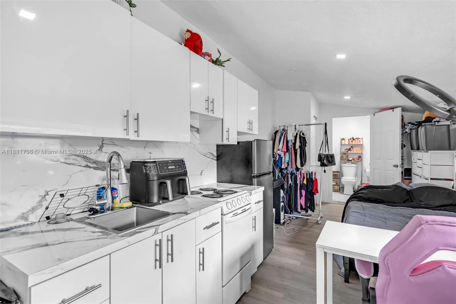 3380 NW 8th Pl