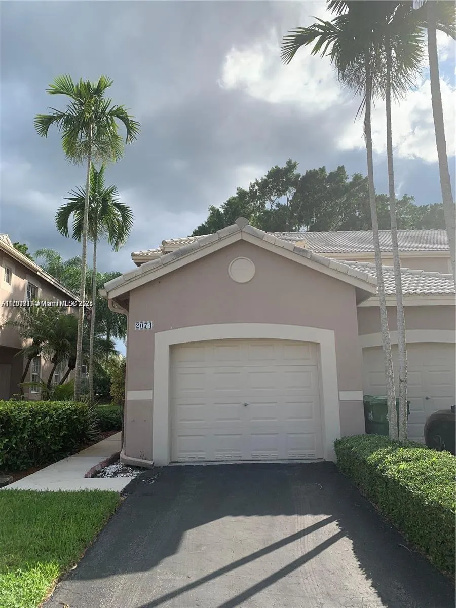 2074 Madeira D, #2074