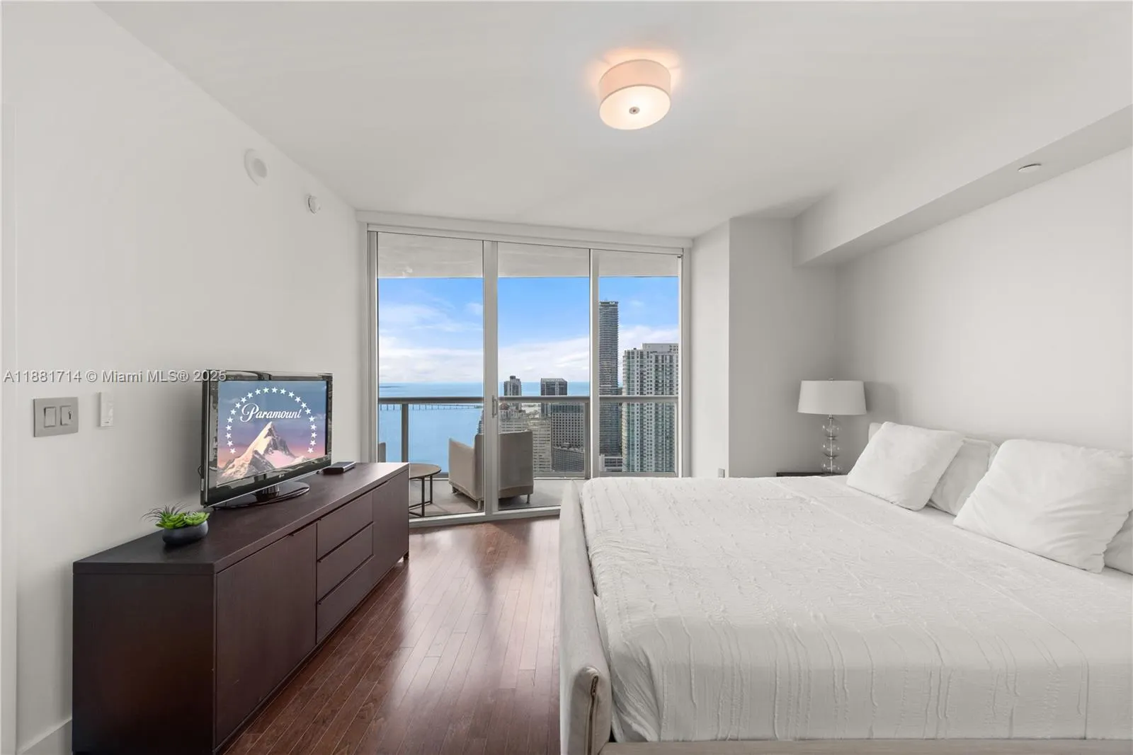 495 Brickell Ave, #5003