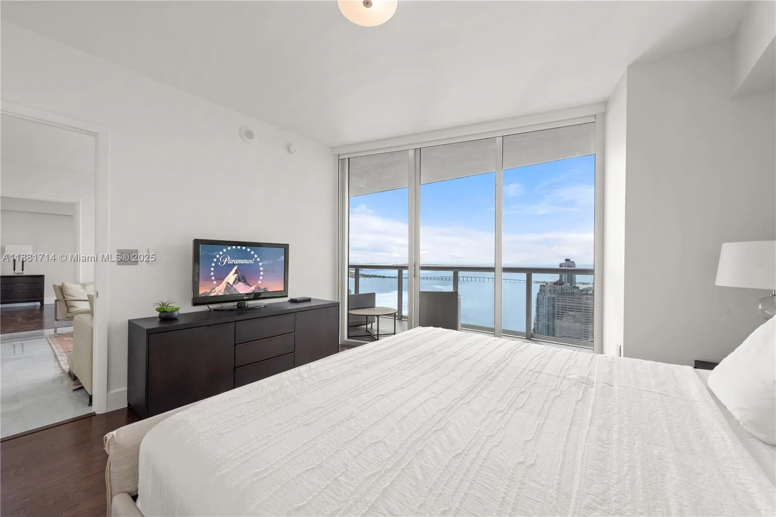 495 Brickell Ave, #5003