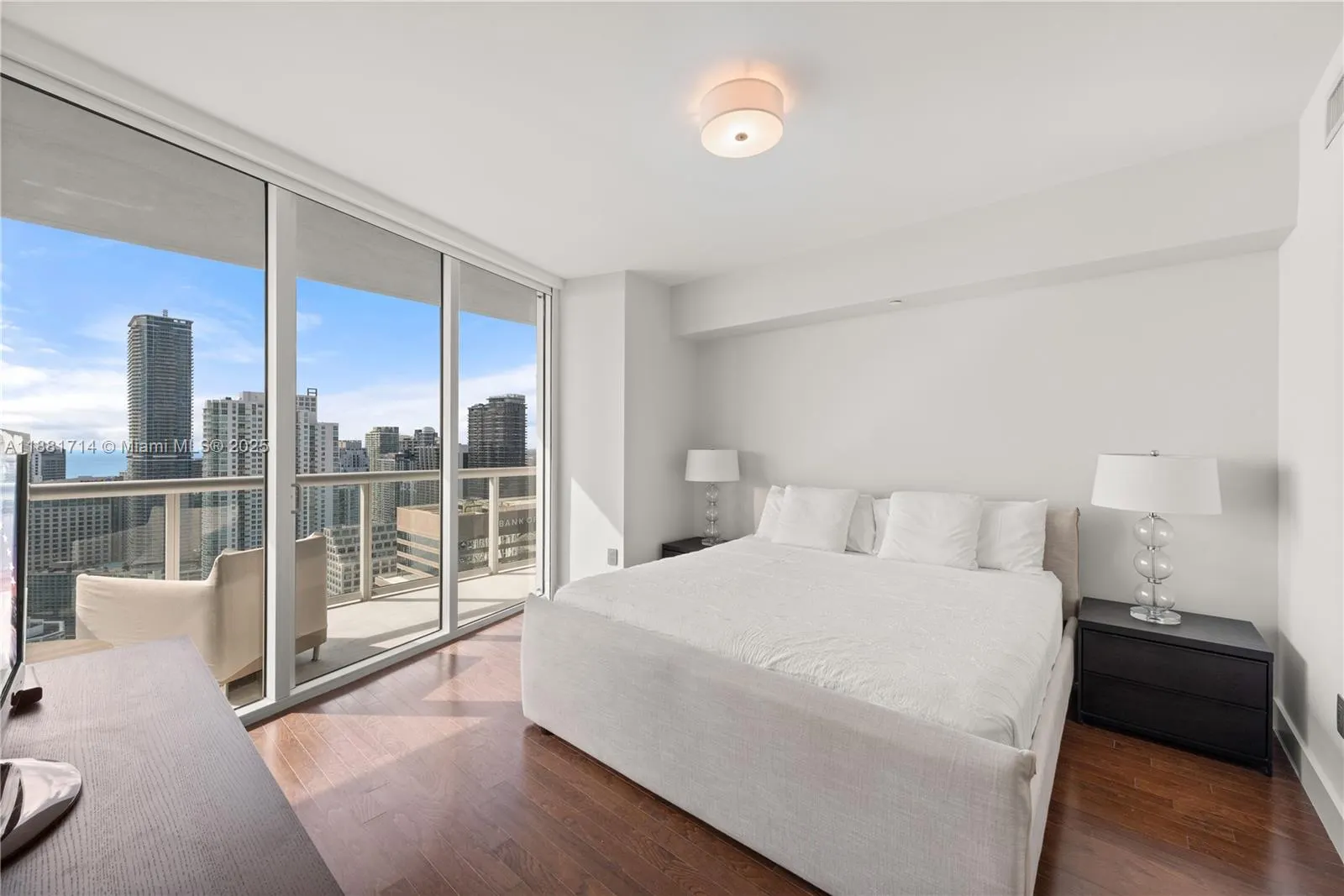 495 Brickell Ave, #5003