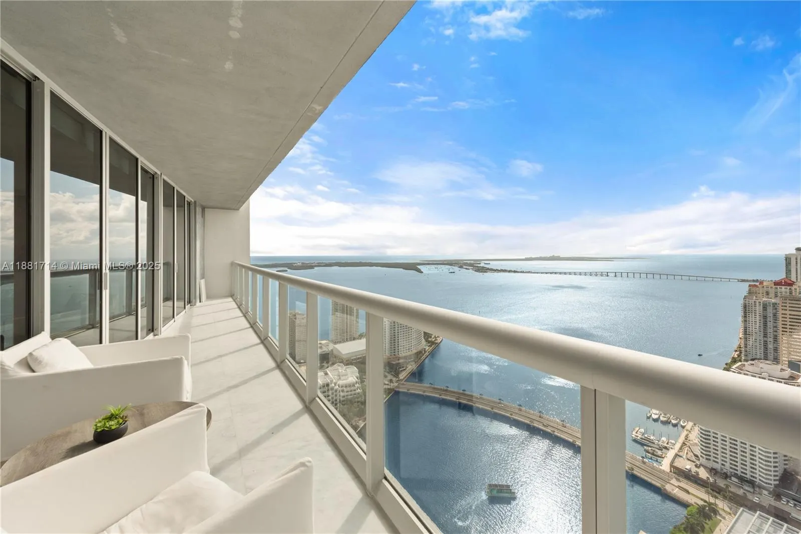 495 Brickell Ave, #5003