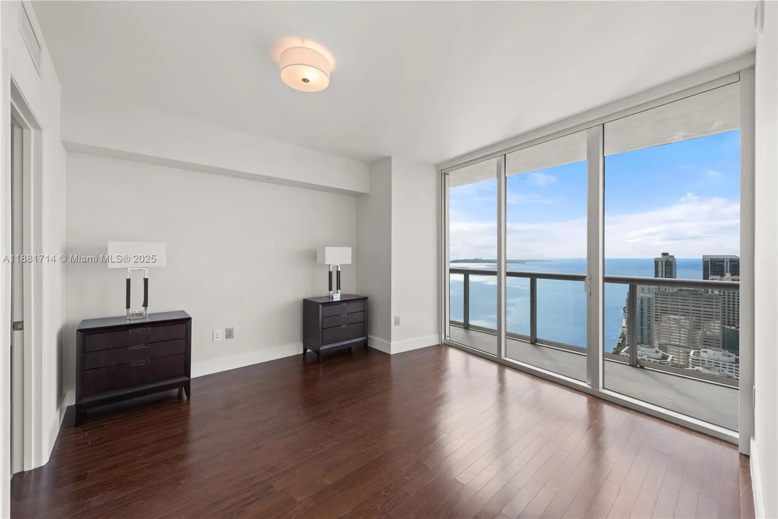 495 Brickell Ave, #5003