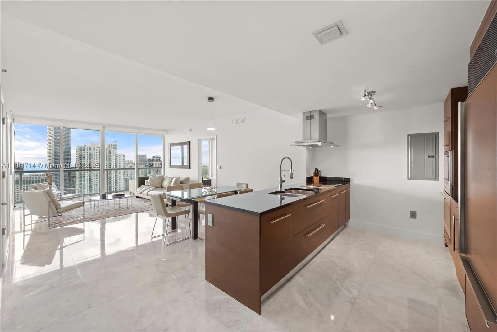 495 Brickell Ave, #5003