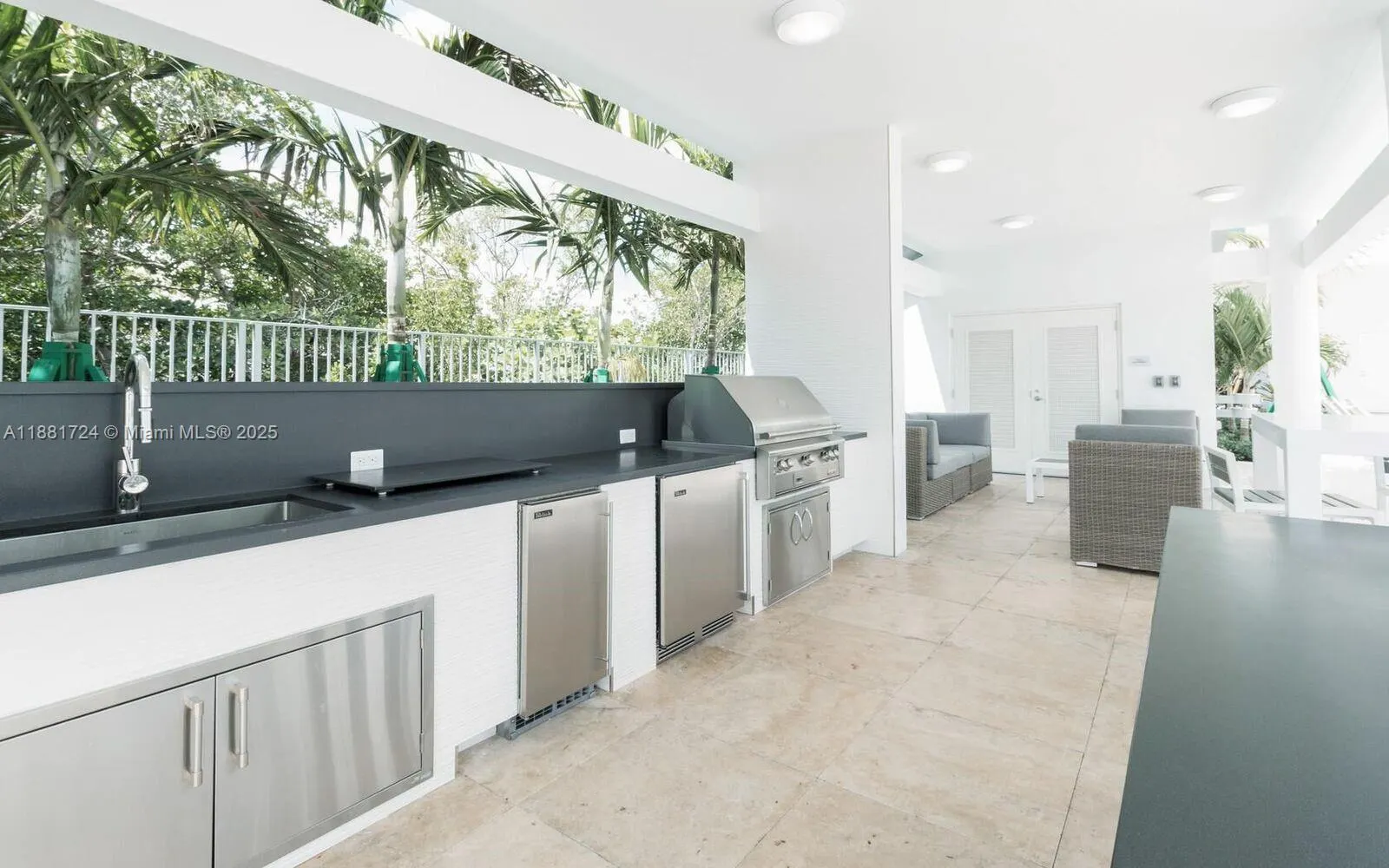 17111 Biscayne Blvd, #2202