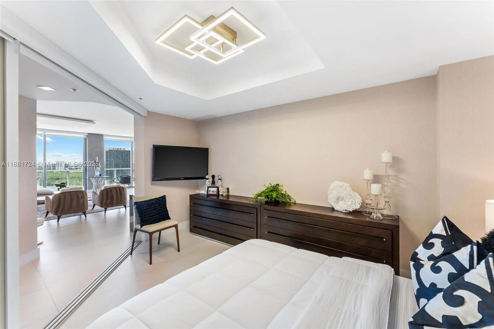 17111 Biscayne Blvd, #2202