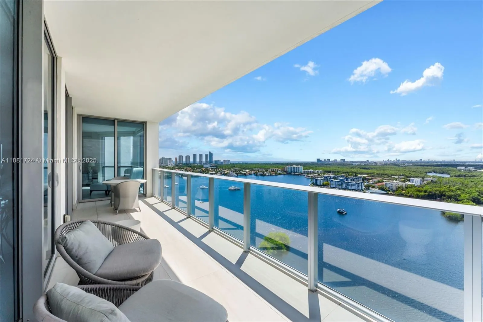 17111 Biscayne Blvd, #2202