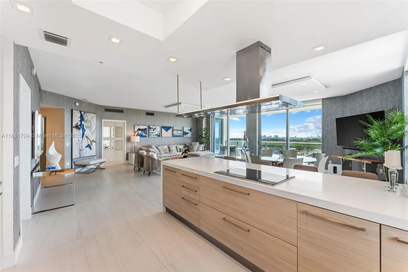 17111 Biscayne Blvd, #2202