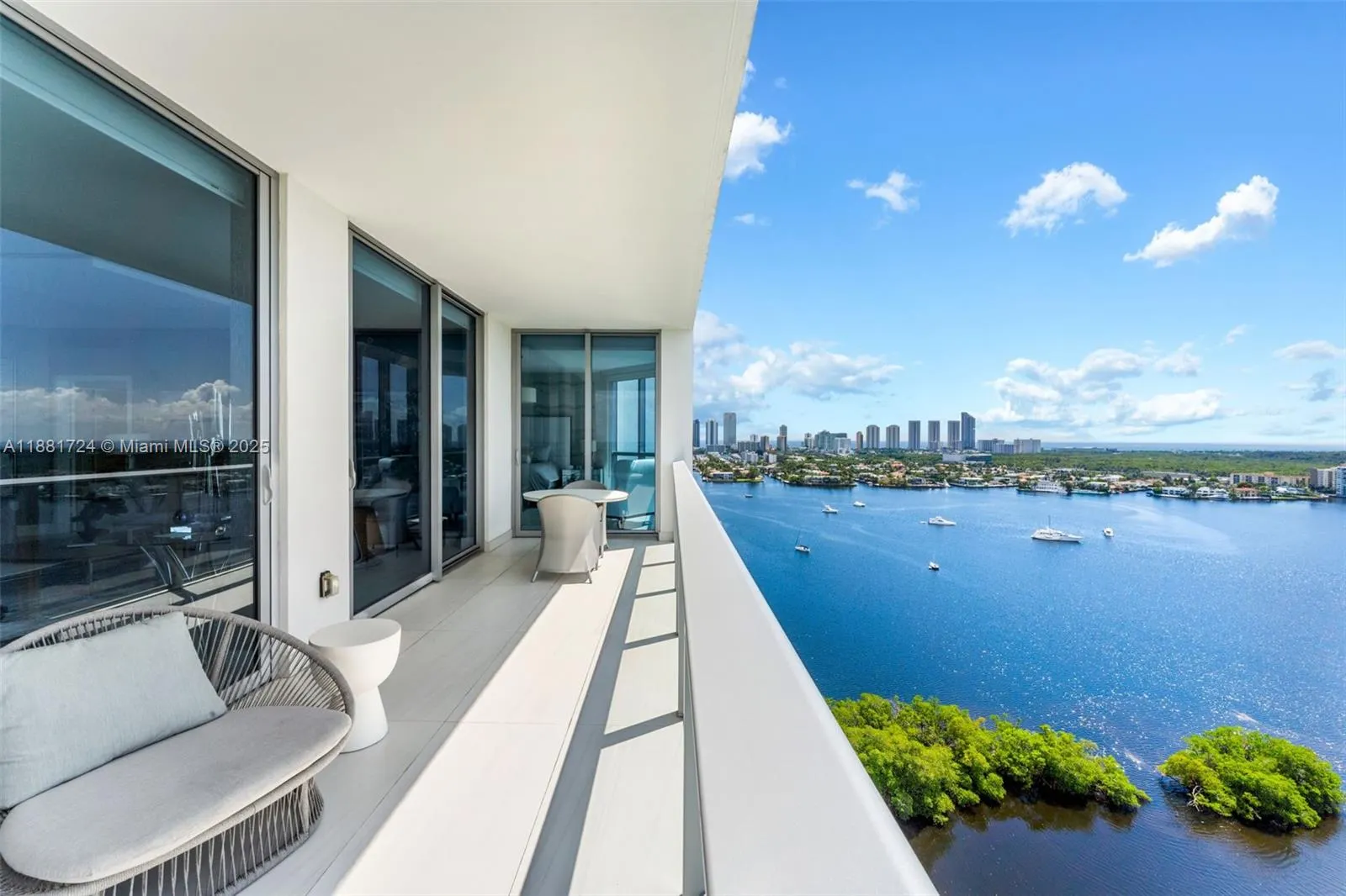 17111 Biscayne Blvd, #2202