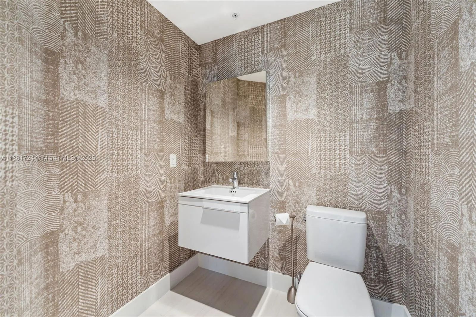 17111 Biscayne Blvd, #2202