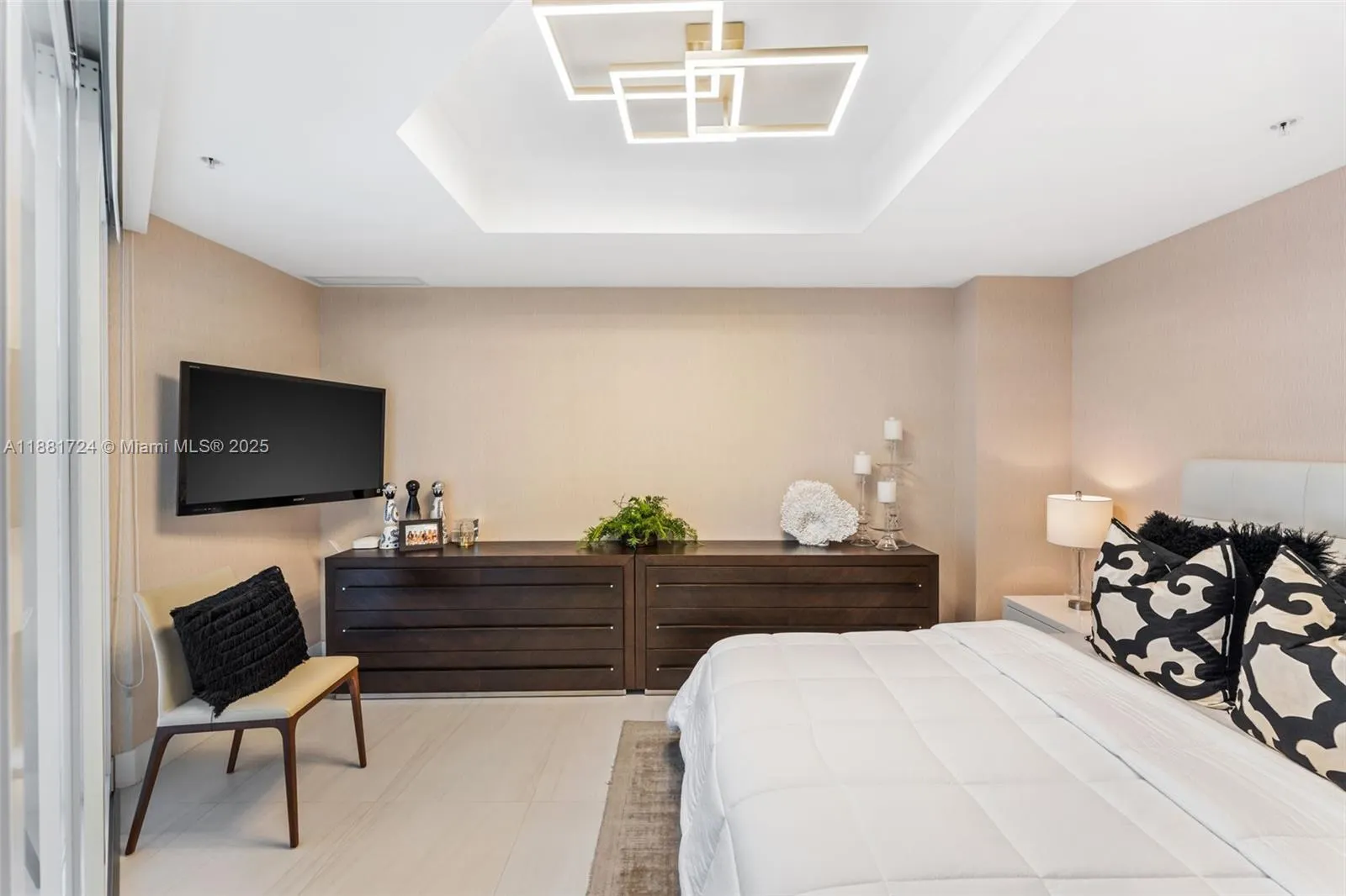 17111 Biscayne Blvd, #2202