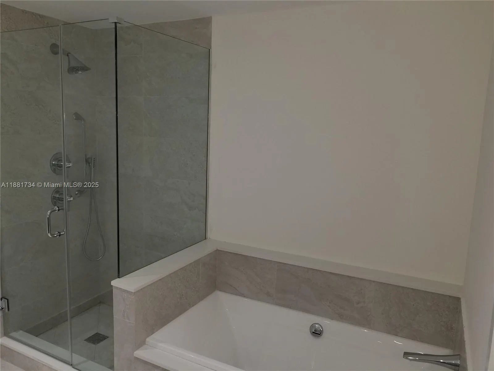 488 NE 18th St, #2706