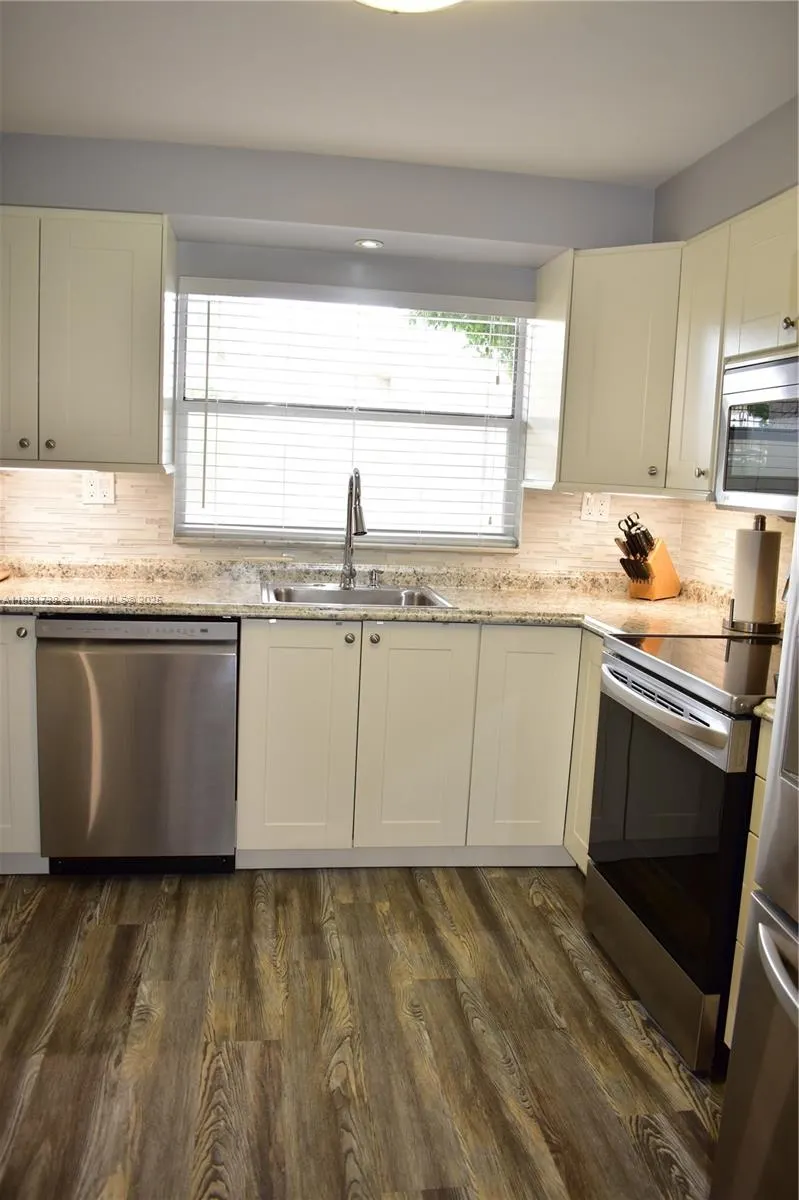 9320 Sunrise Lakes Blvd, #108