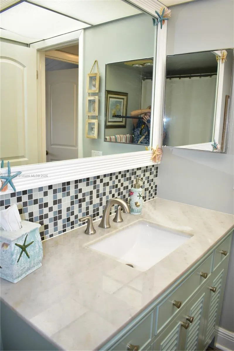 9320 Sunrise Lakes Blvd, #108
