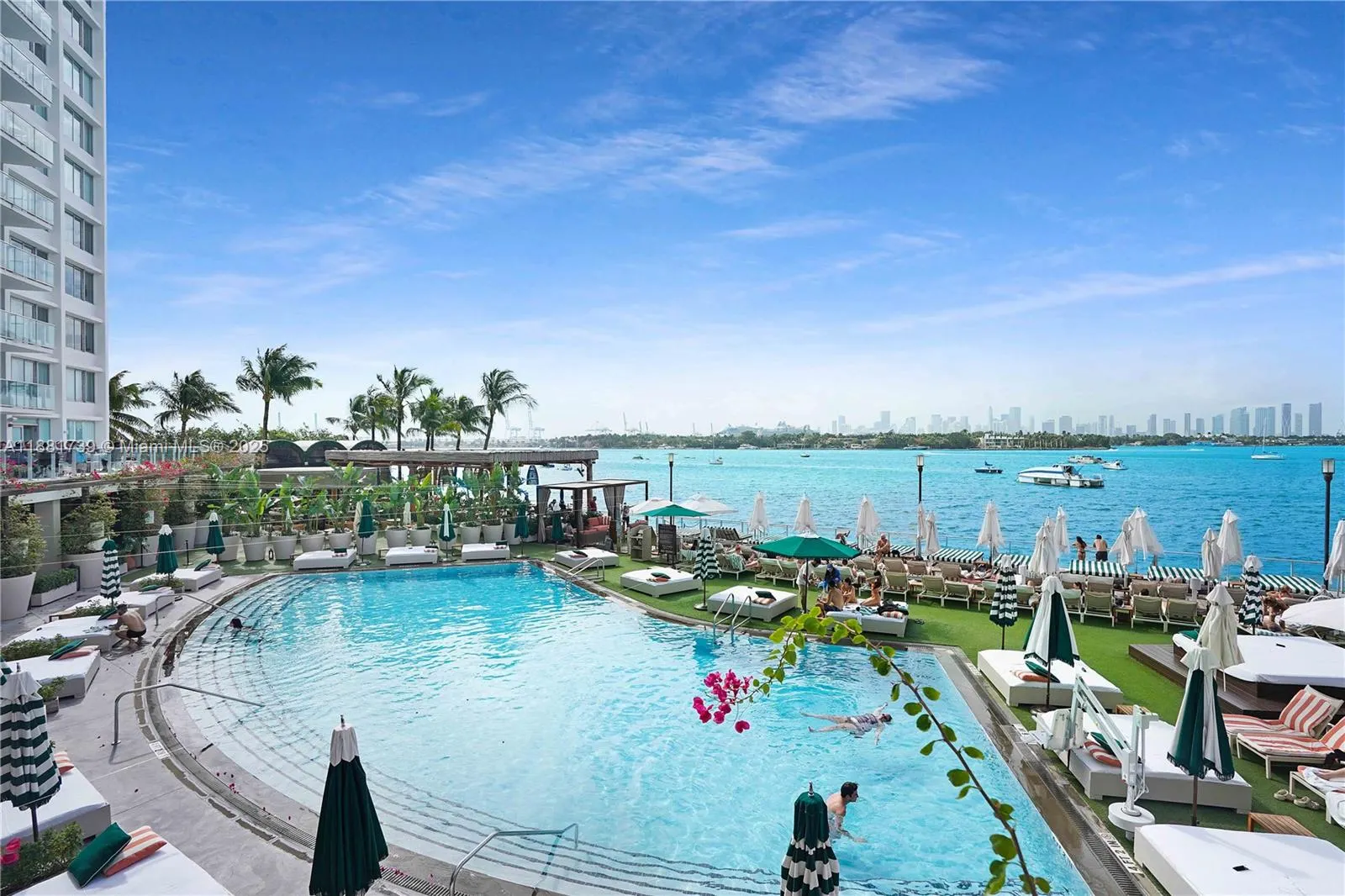 1100 West Ave, #1115