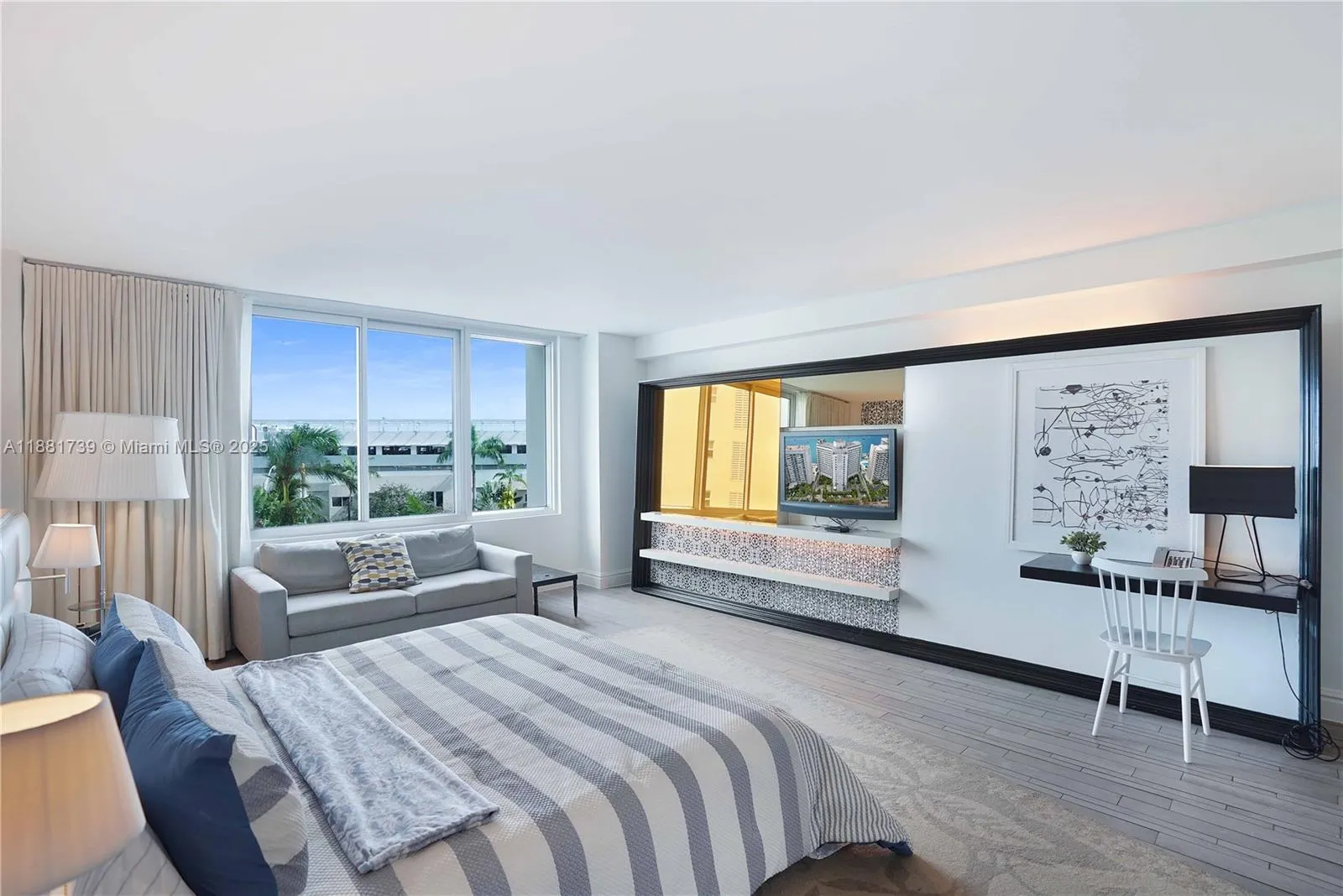1100 West Ave, #1115