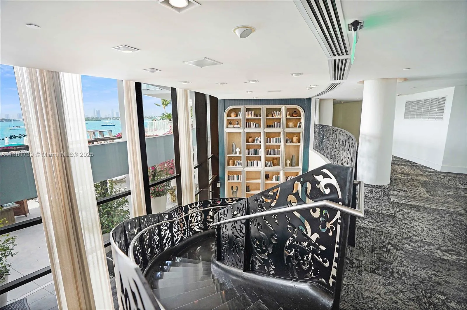 1100 West Ave, #1115