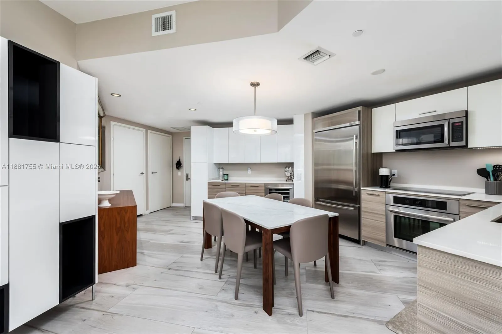 1300 Brickell Bay Dr, #1702
