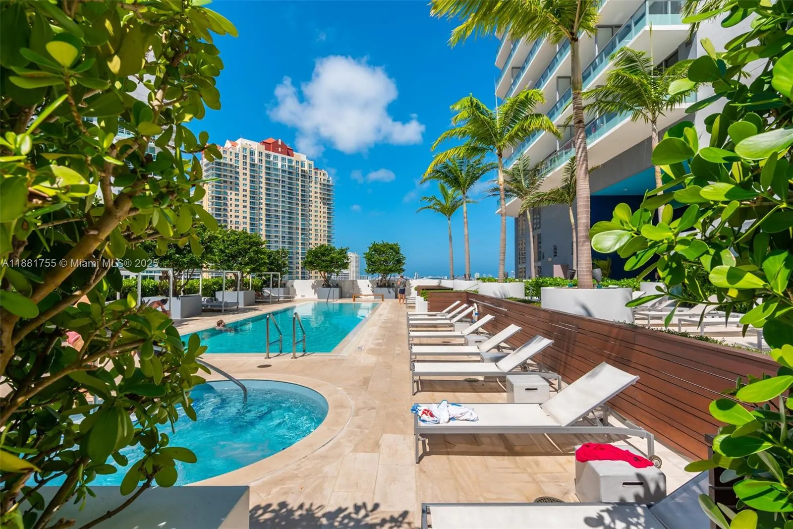 1300 Brickell Bay Dr, #1702