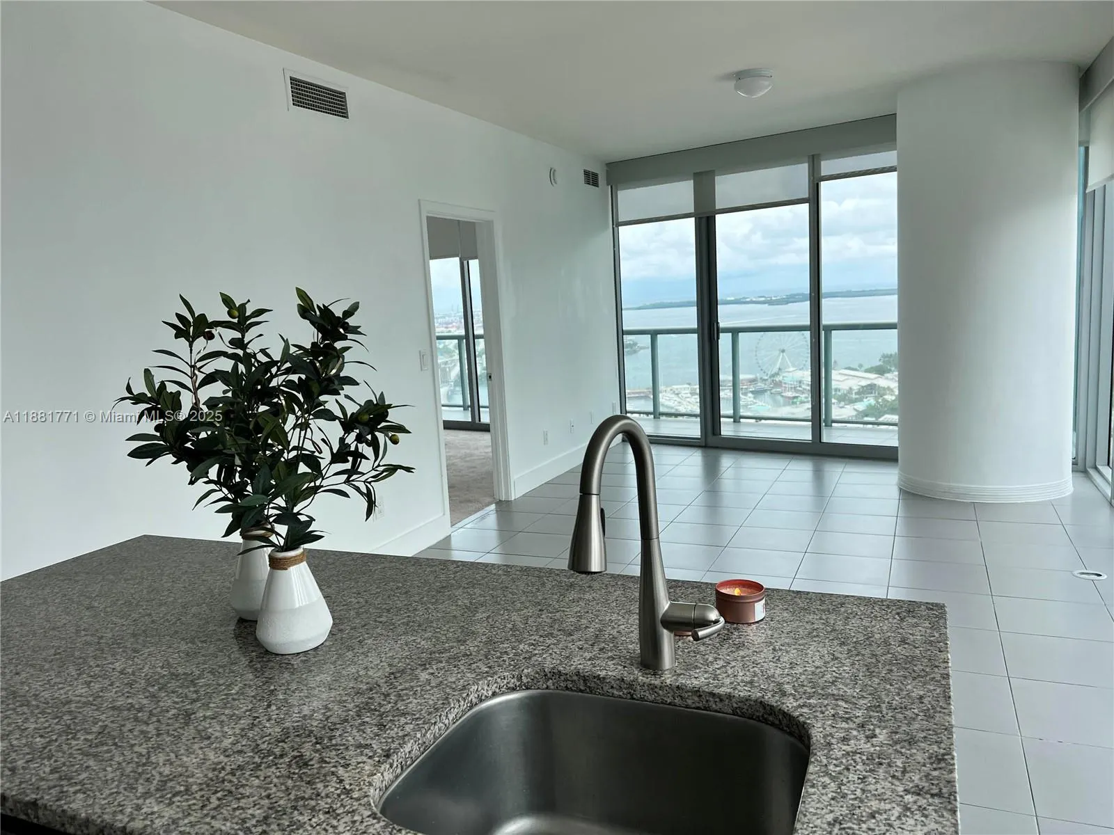 888 Biscayne Blvd, #3001