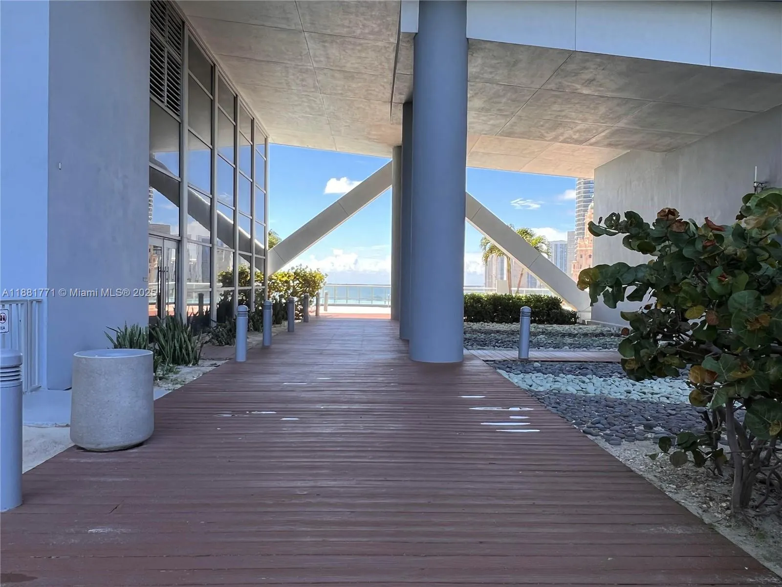 888 Biscayne Blvd, #3001