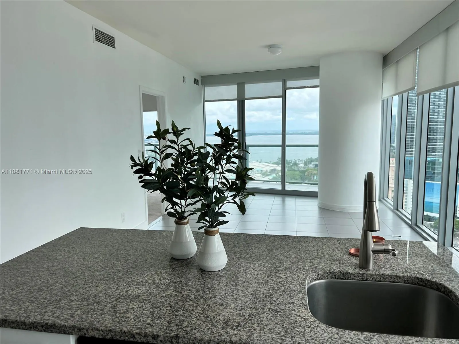 888 Biscayne Blvd, #3001