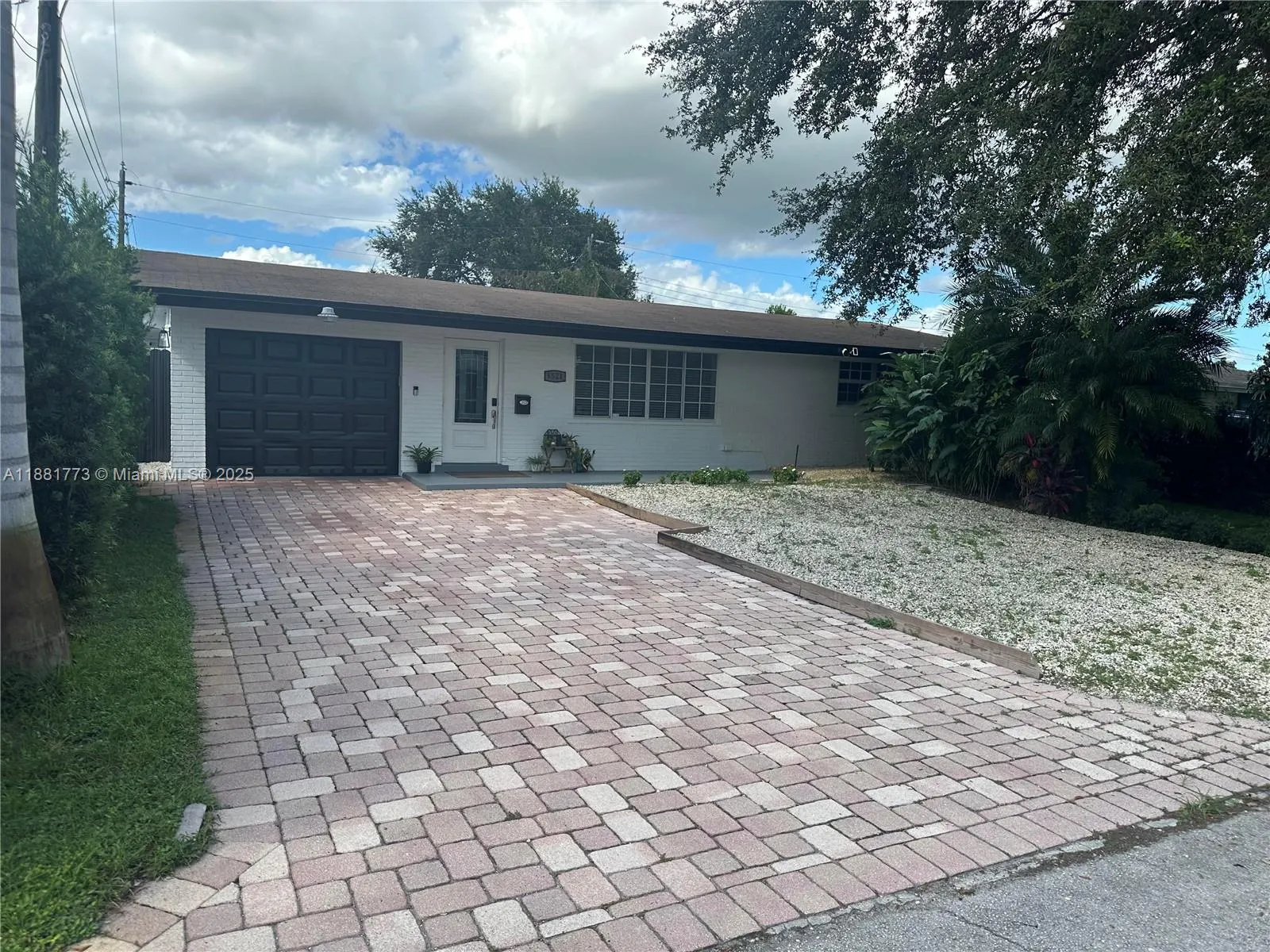 8521 NW 14th St, #1