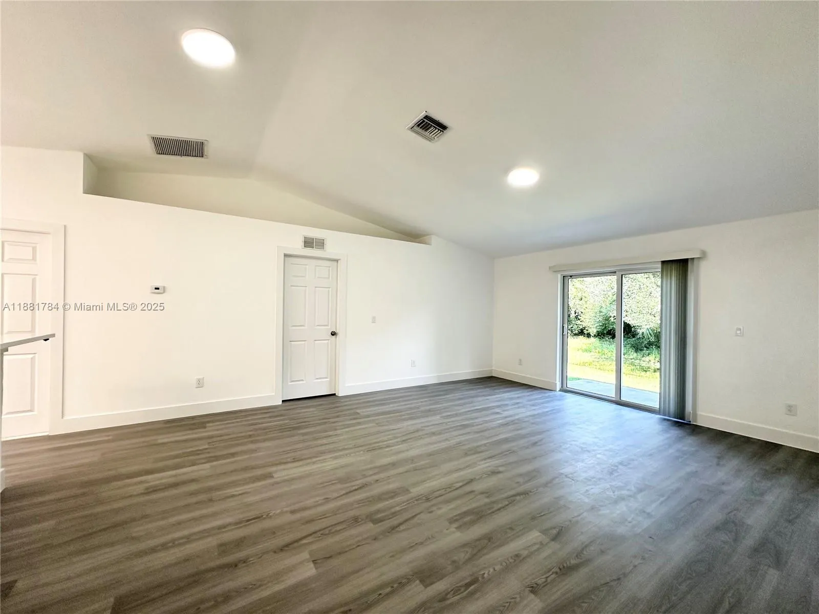 6018 Lacota Ave, #6016