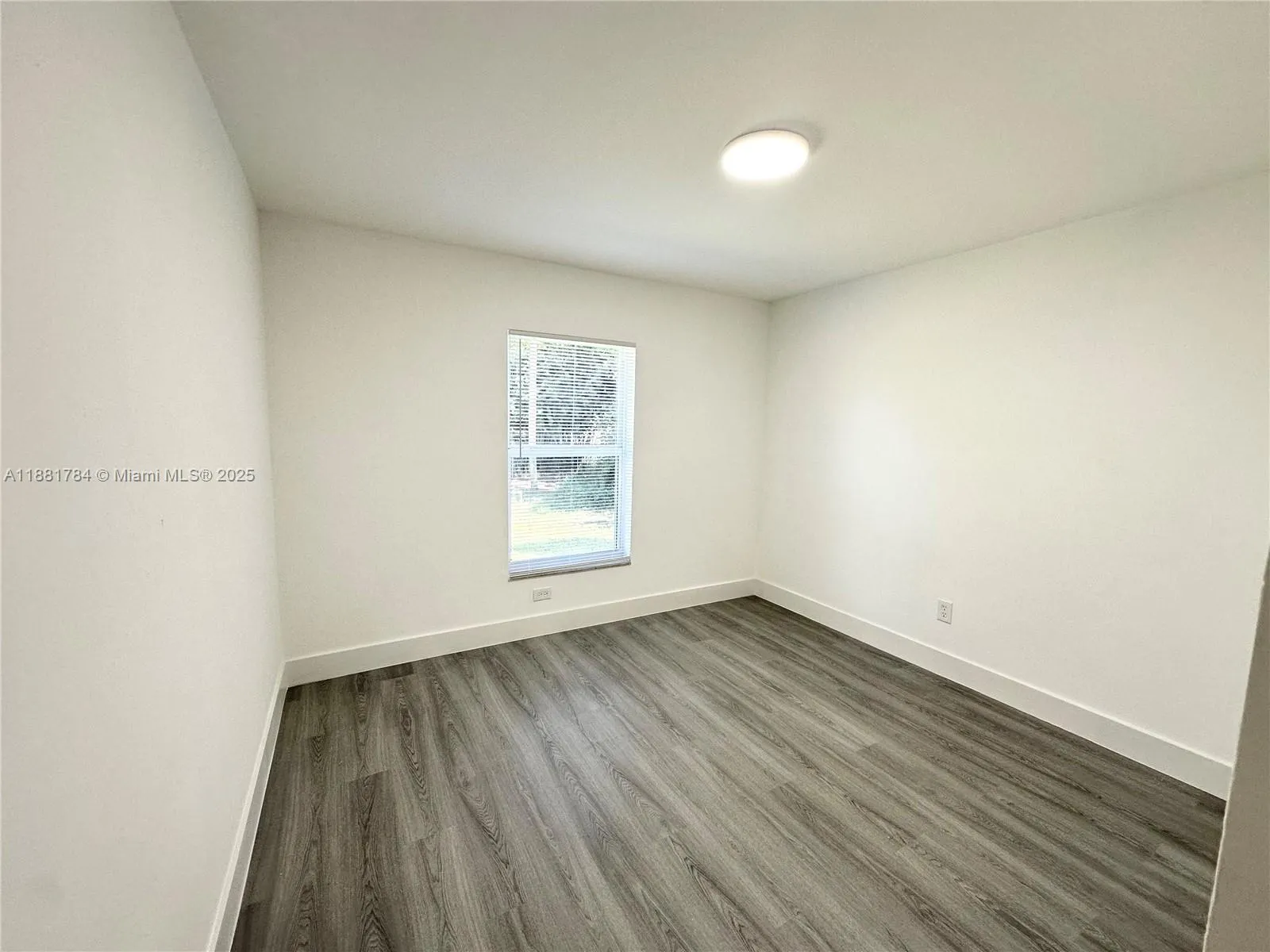 6018 Lacota Ave, #6016