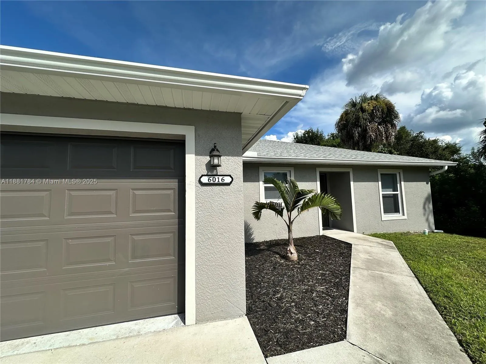 6018 Lacota Ave, #6016